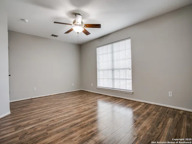 $1,895 | 10315 Crystal, Universal City, TX 78148