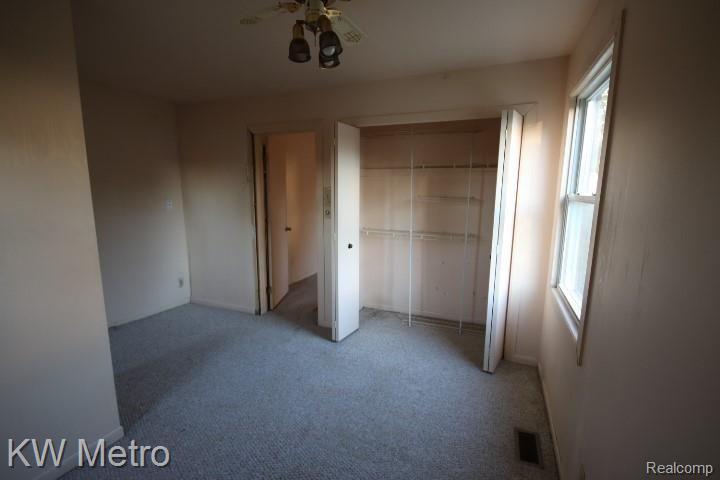 1303 Oakley Road Clawson, MI 48017 - Photo 19 of 30 IMG_0032.JPG
