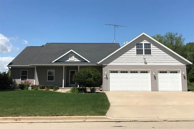 $649,900 | 1107 Twin Harbor Drive, Winneconne, WI 54986