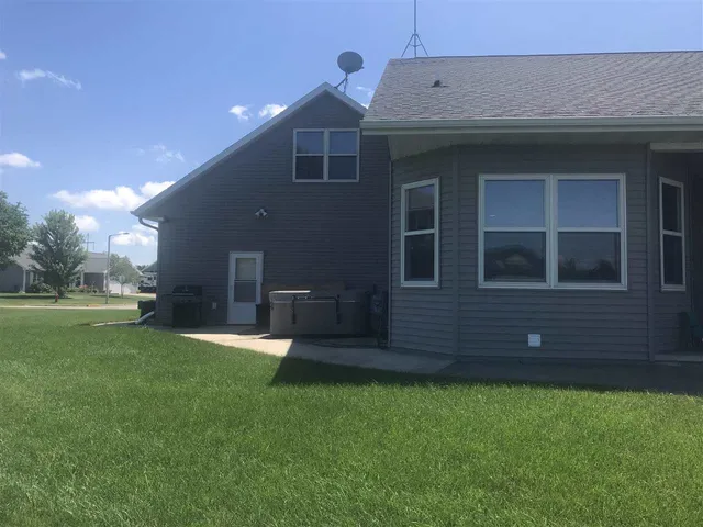 $649,900 | 1107 Twin Harbor Drive, Winneconne, WI 54986