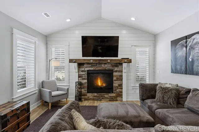 $675,000 | 6541 145th Avenue, Holland, MI 49423