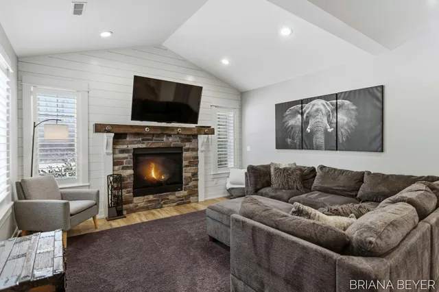 $675,000 | 6541 145th Avenue, Holland, MI 49423