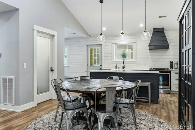 $675,000 | 6541 145th Avenue, Holland, MI 49423