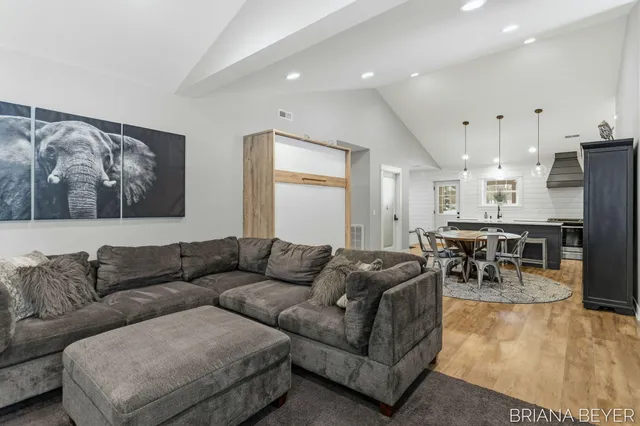 $675,000 | 6541 145th Avenue, Holland, MI 49423