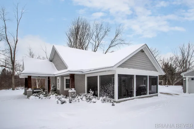 $675,000 | 6541 145th Avenue, Holland, MI 49423