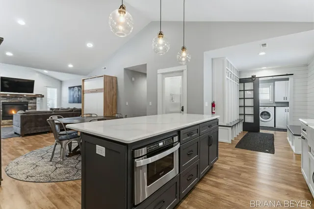 $675,000 | 6541 145th Avenue, Holland, MI 49423