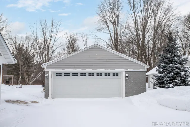 $675,000 | 6541 145th Avenue, Holland, MI 49423