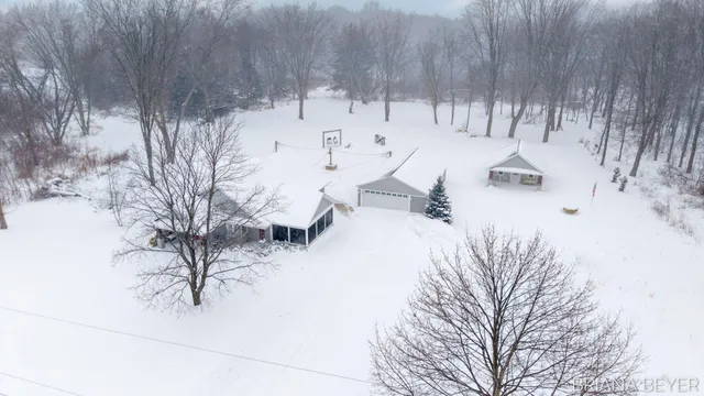 $675,000 | 6541 145th Avenue, Holland, MI 49423