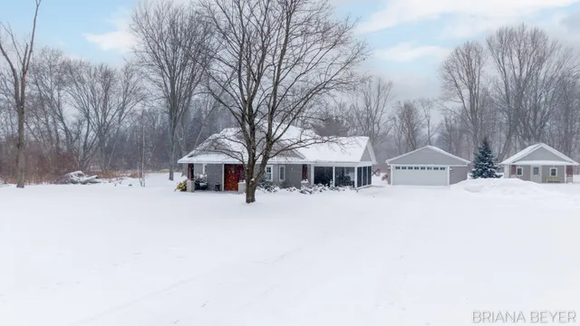 $675,000 | 6541 145th Avenue, Holland, MI 49423