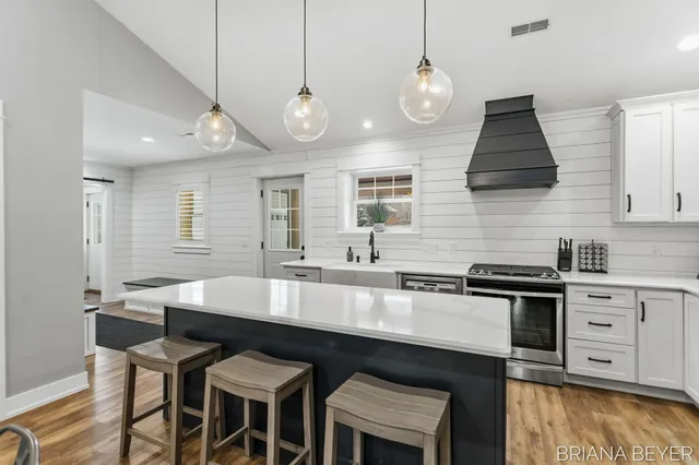 $675,000 | 6541 145th Avenue, Holland, MI 49423