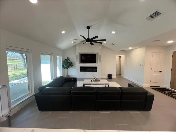 $2,750 | 1007 Kingston Drive, Mansfield, TX 76063