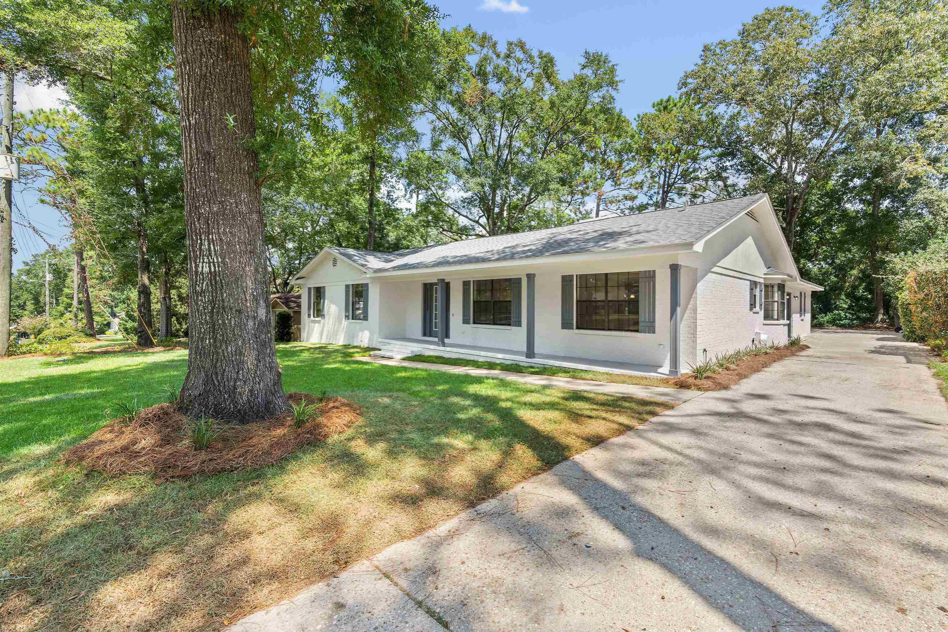 520 Ridgewood Drive Daphne, AL 36526 - Photo 2 of 35