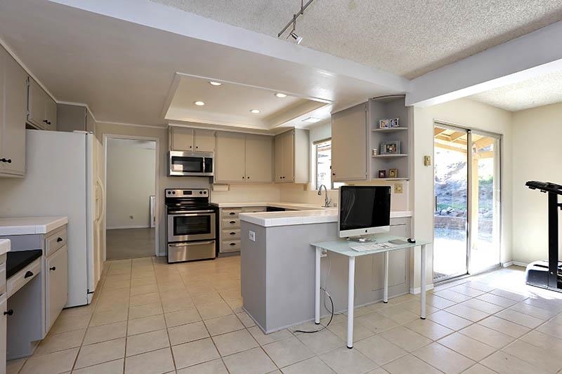 3235 Vía Altamira Fallbrook, CA 92028 - Photo 16 of 25 Gallery Image 16