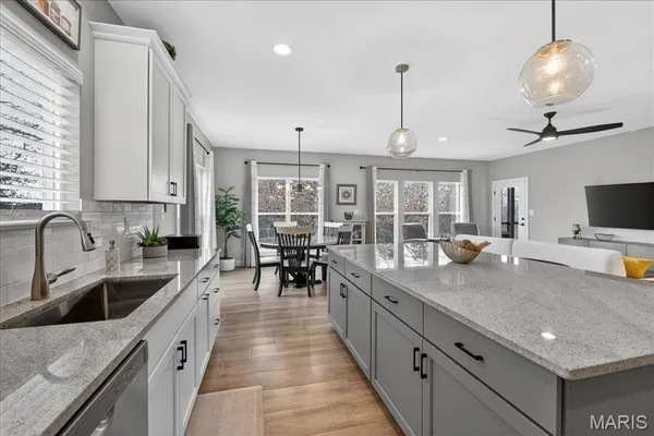 $570,000 | 5 Challenger Court, O'Fallon, MO 63366
