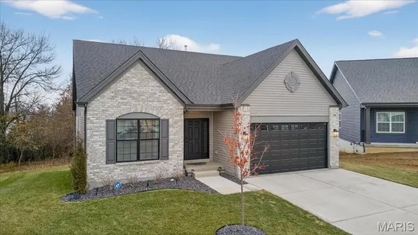 $570,000 | 5 Challenger Court, O'Fallon, MO 63366