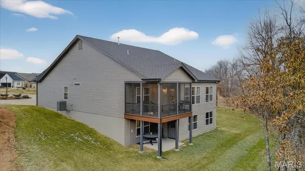 $570,000 | 5 Challenger Court, O'Fallon, MO 63366