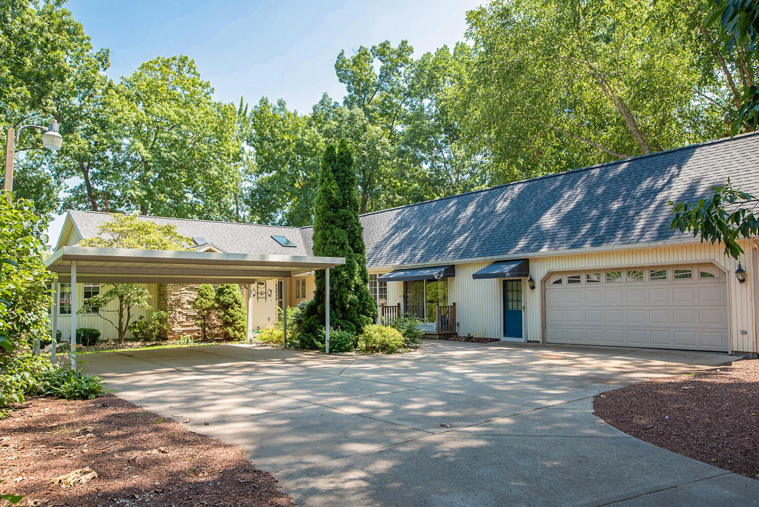 55508 South Thompson Lane Three Rivers, MI 49093 - Photo 2 of 6 55508 S Thompson Ln Three-large-006-003-