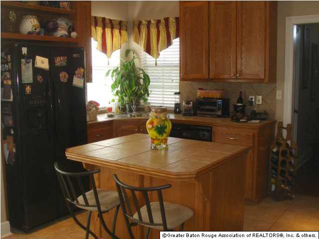 10406 Springpark Avenue Baton Rouge, LA 70810 - Photo 3 of 15