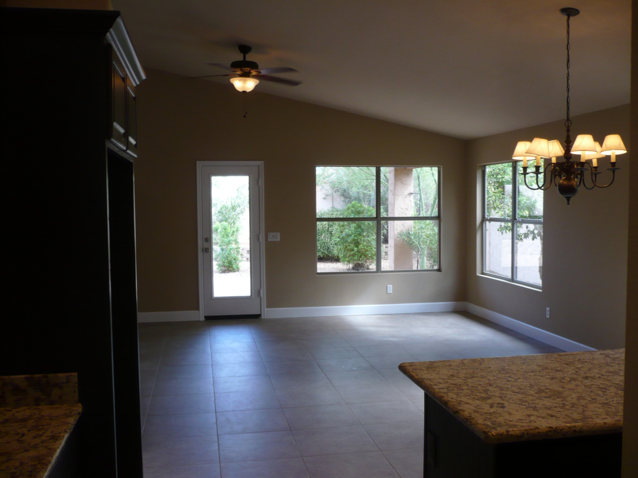 4708 East Swilling Road Phoenix, AZ 85050 - Photo 12 of 25 5Kitchen opens to family RM