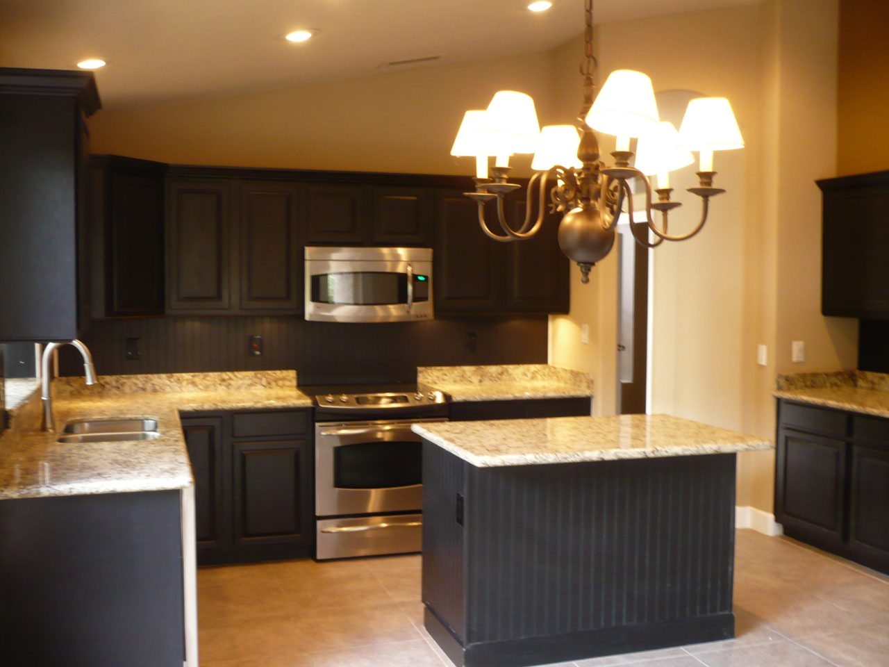 4708 East Swilling Road Phoenix, AZ 85050 - Photo 5 of 25 Kitchen