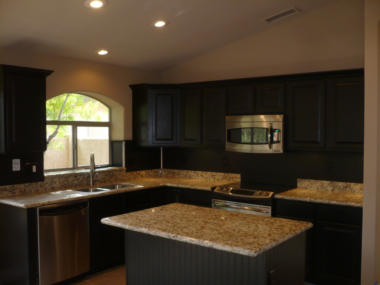 4708 East Swilling Road Phoenix, AZ 85050 - Photo 7 of 25 Kitchen2