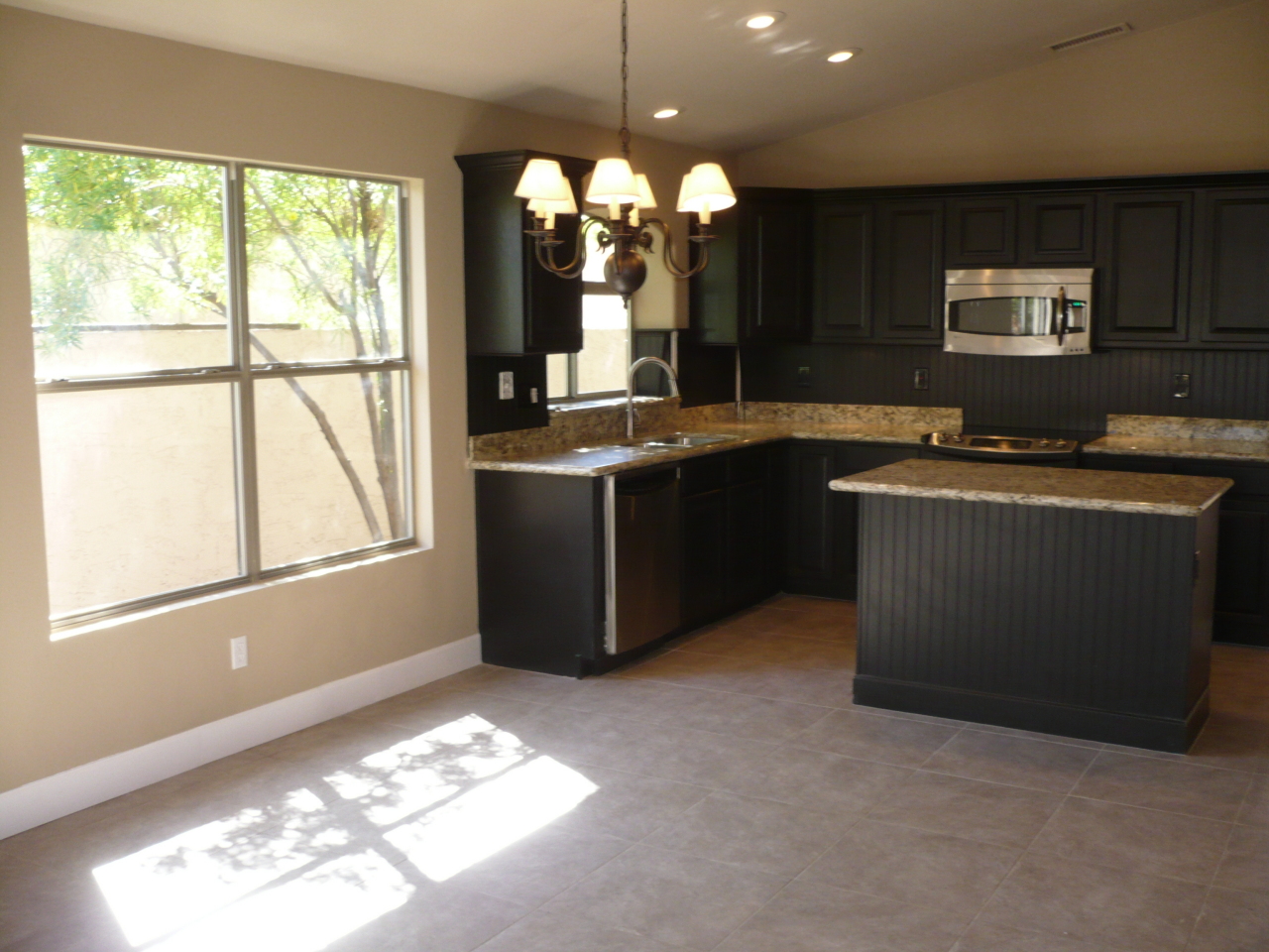 4708 East Swilling Road Phoenix, AZ 85050 - Photo 10 of 25 Brkfst Rm off of Kit