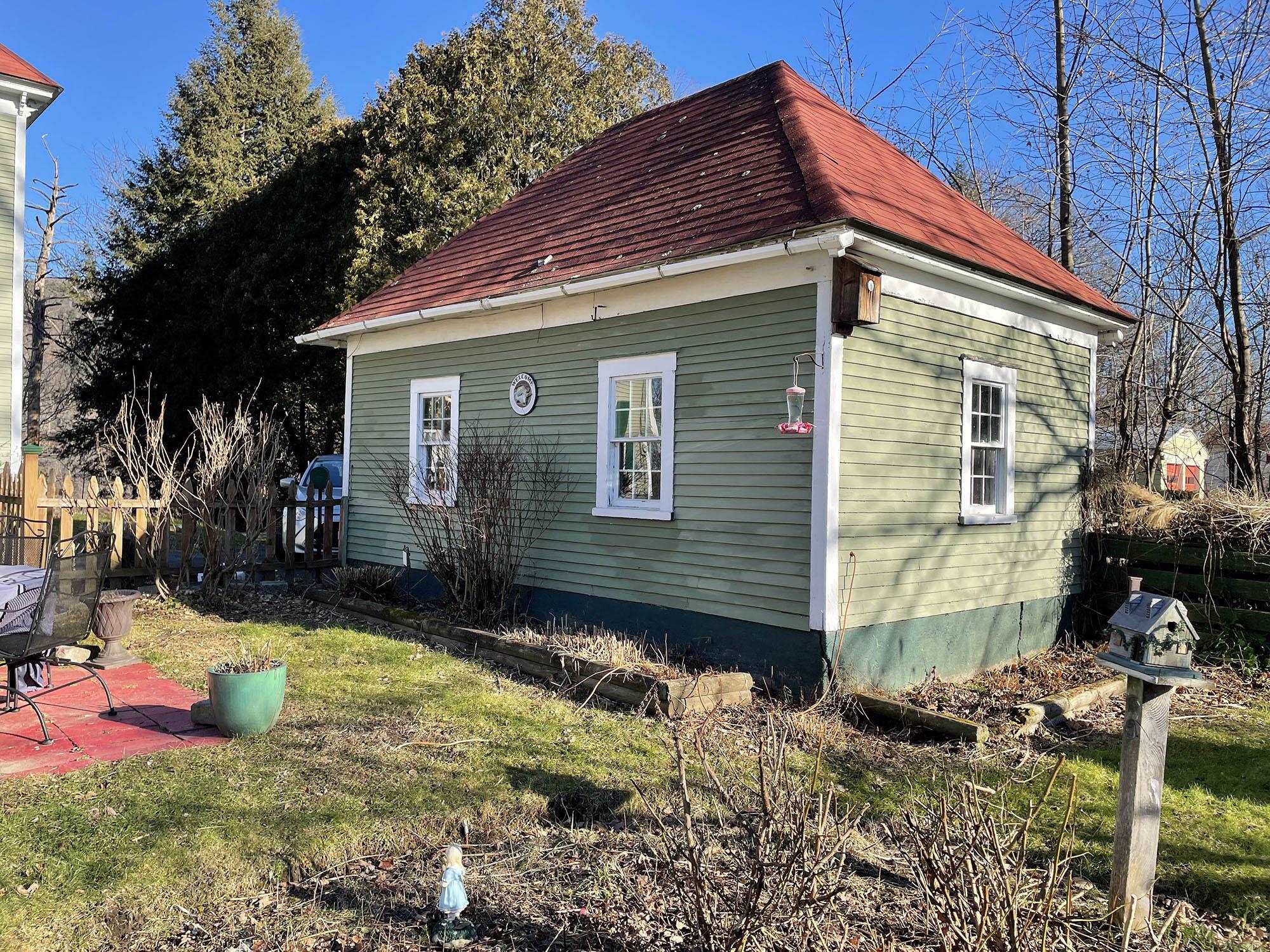 6 Front Street Rockingham, VT 05101 - Photo 2 of 31
