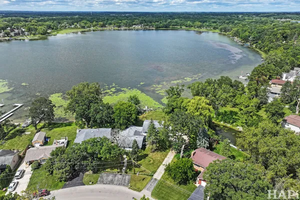 $469,900 | 144 Oakwood Drive, Antioch, IL 60002