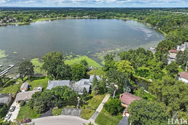 $469,900 | 144 Oakwood Drive, Antioch, IL 60002