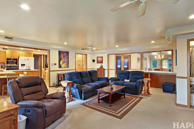 $469,900 | 144 Oakwood Drive, Antioch, IL 60002