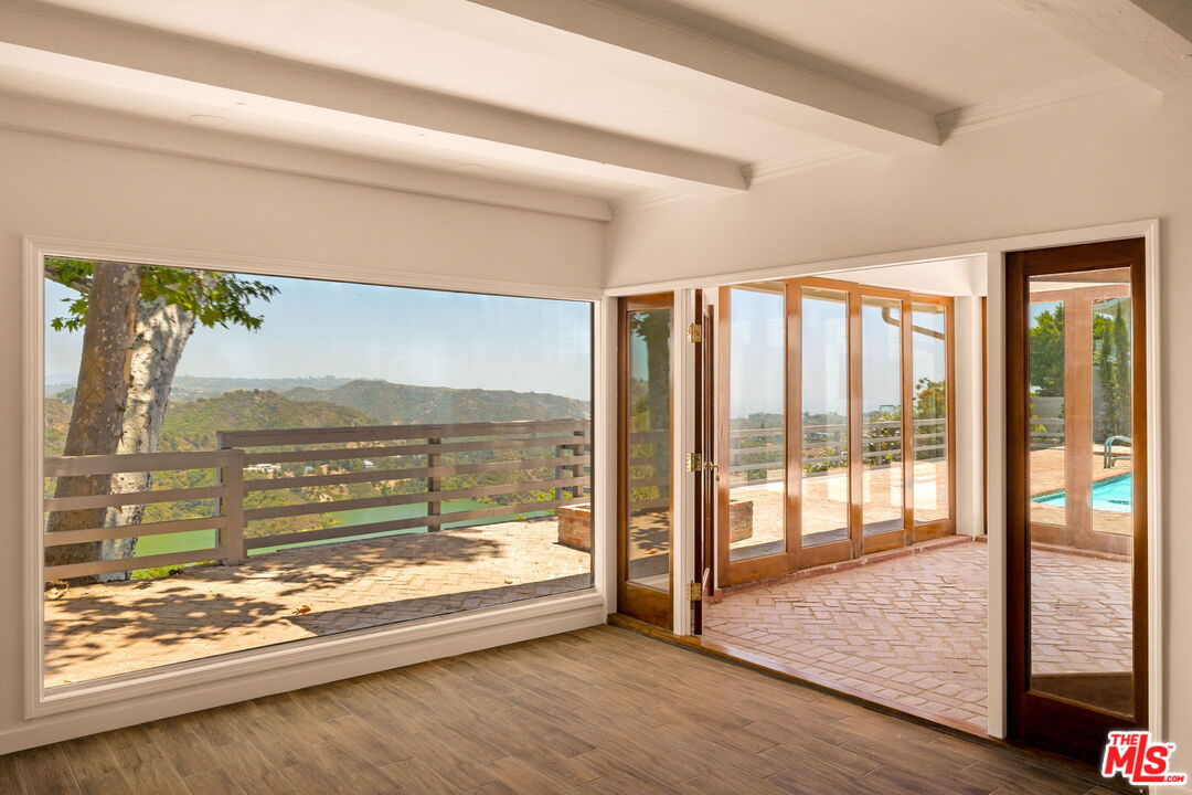 2158 Stradella Road Los Angeles, CA 90077 - Photo 2 of 28