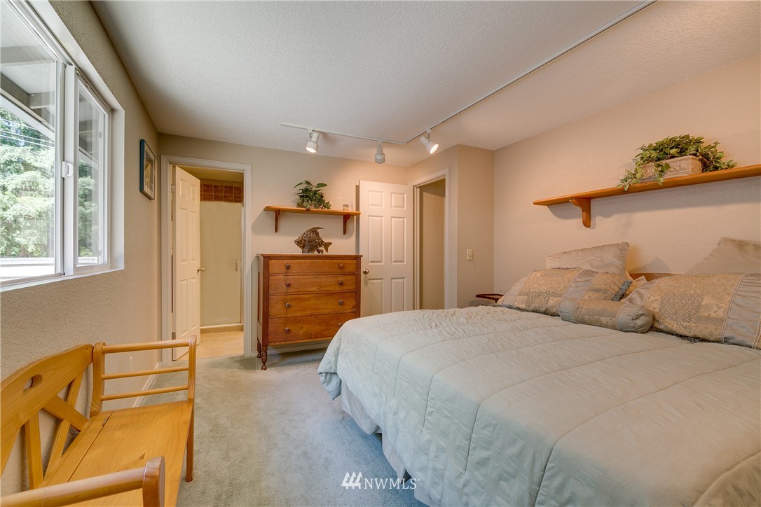 19926 13th Drive Southeast Bothell, WA 98012 - Photo 12 of 25 Gallery Image 12
