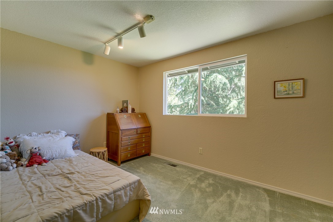19926 13th Drive Southeast Bothell, WA 98012 - Photo 15 of 25 Gallery Image 15