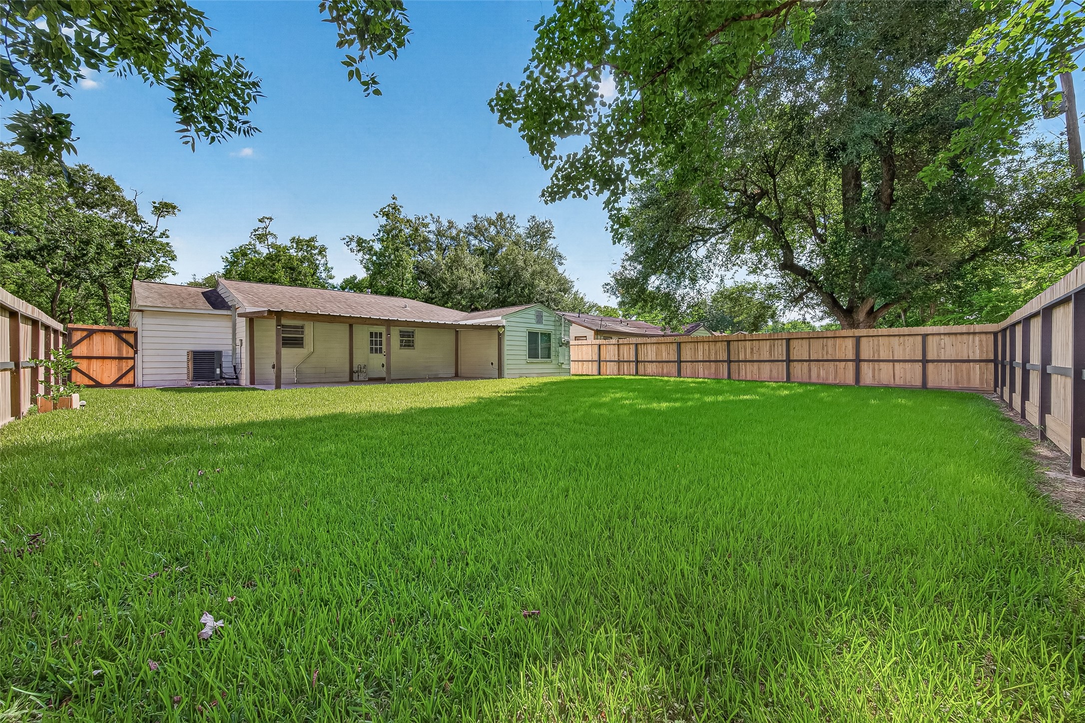 214 East Foley Street Alvin, TX 77511 - Photo 14 of 14