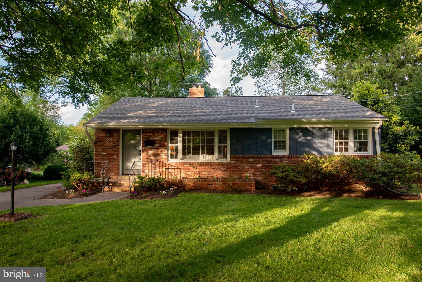 7923 New Market Road Alexandria, VA 22308 - Photo 2 of 42 Hollin Hall Village is a super neighborhood!