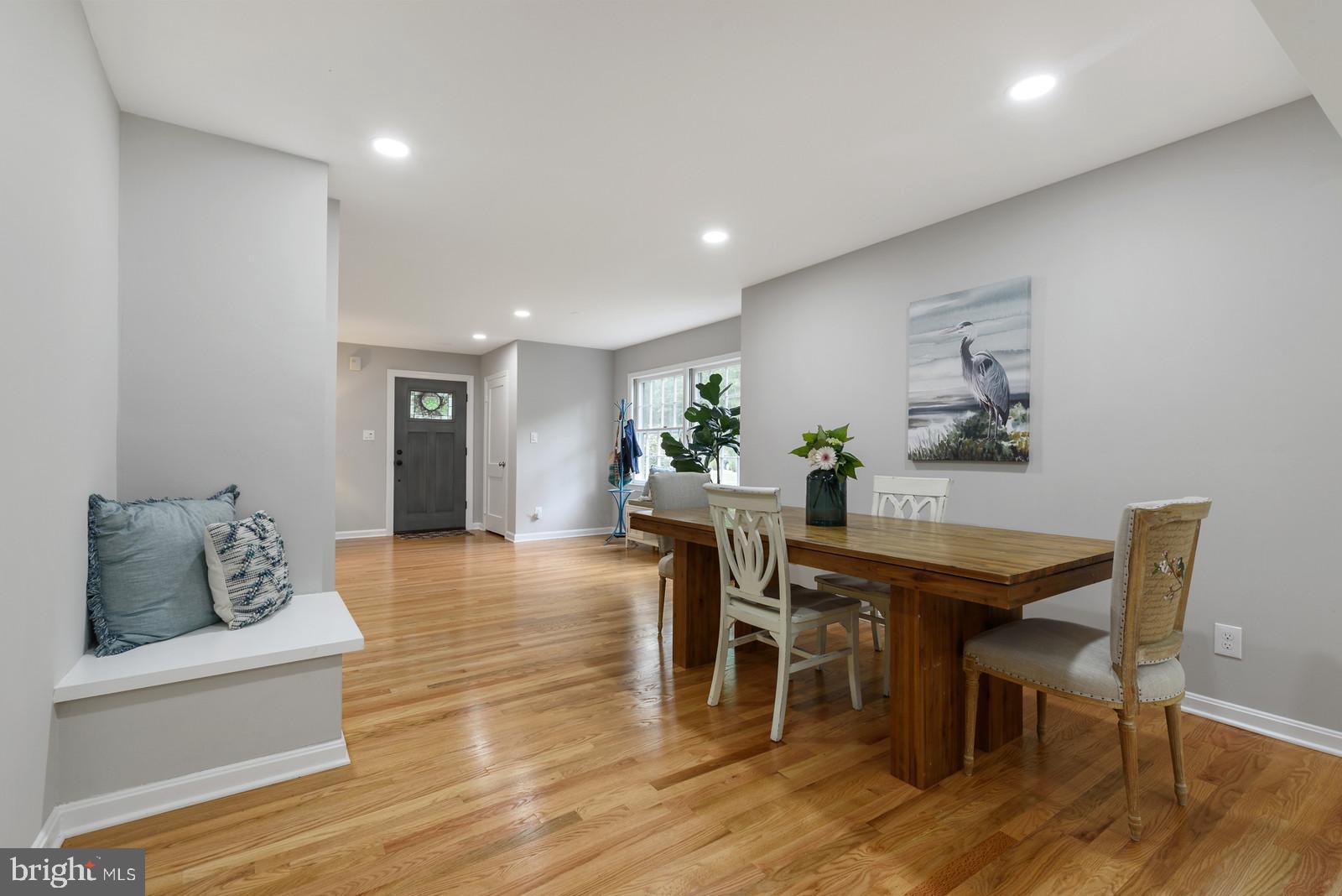 7923 New Market Road Alexandria, VA 22308 - Photo 12 of 42 Dining room and nook