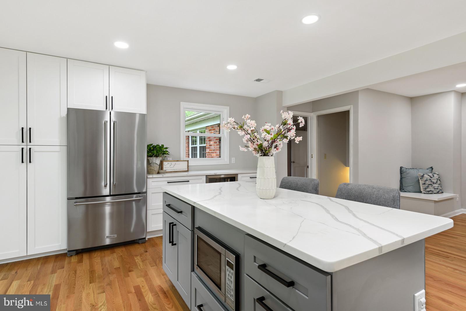 7923 New Market Road Alexandria, VA 22308 - Photo 15 of 42 Kitchen Aid fridge & dishwasher