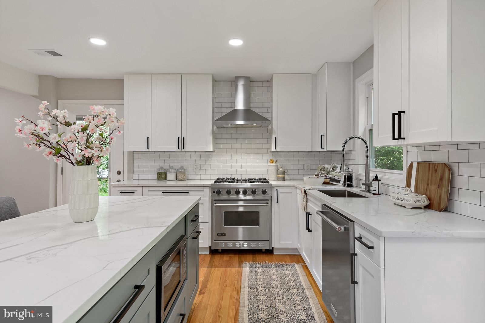 7923 New Market Road Alexandria, VA 22308 - Photo 17 of 42 Your family chef will enjoy every inch of space
