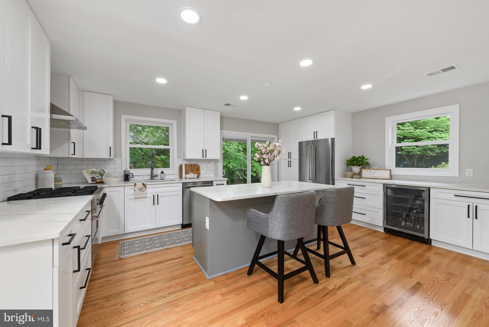 7923 New Market Road Alexandria, VA 22308 - Photo 18 of 42 Breakfast bar could hold four stools!