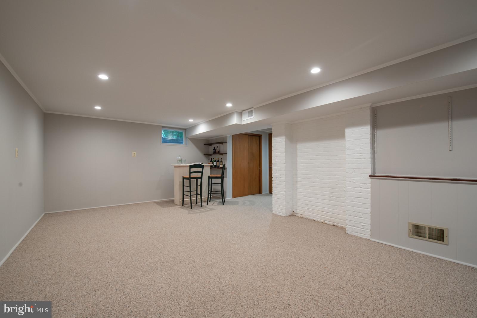7923 New Market Road Alexandria, VA 22308 - Photo 29 of 42 So much space for family & friends