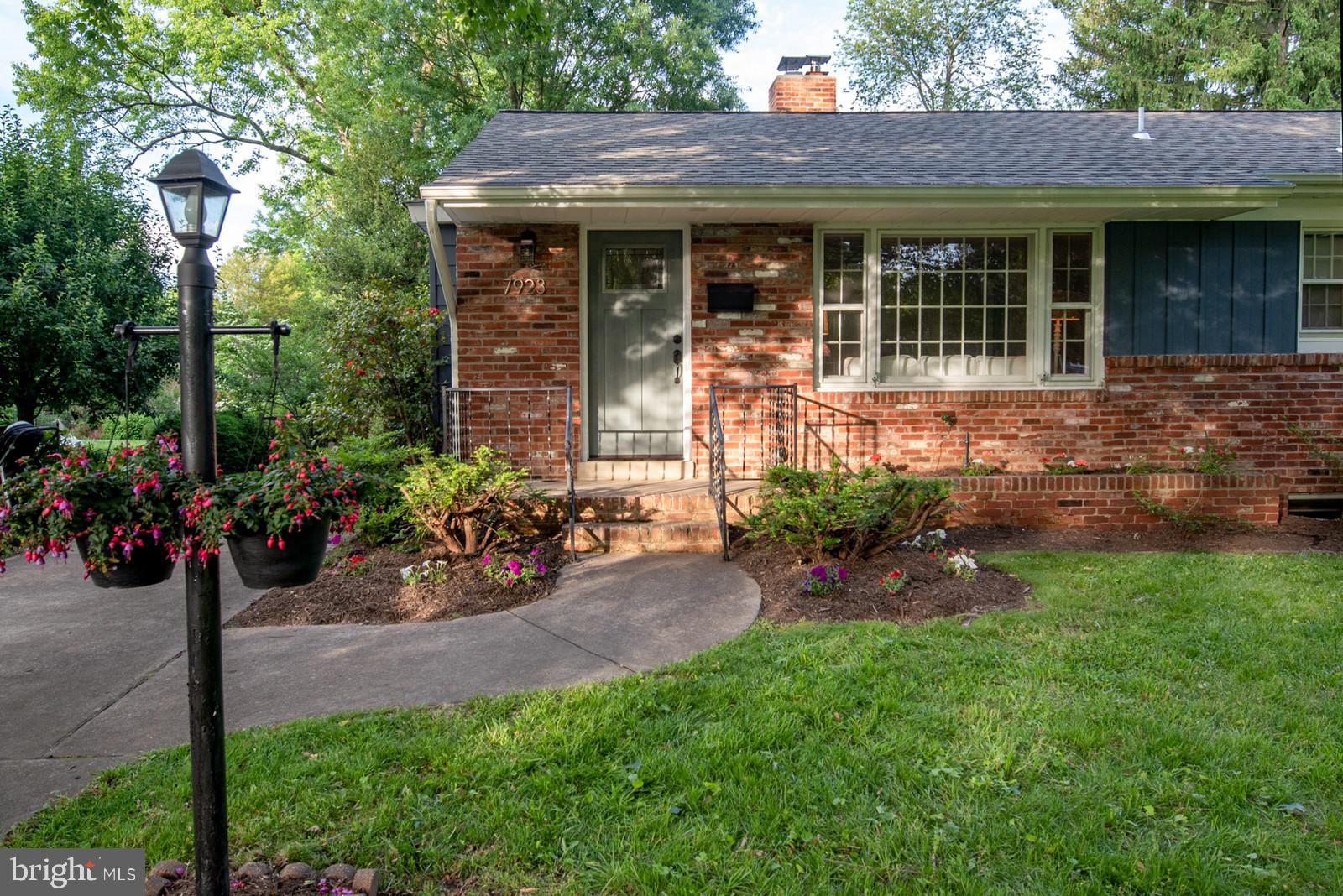 7923 New Market Road Alexandria, VA 22308 - Photo 37 of 42 Custom plantings await your arrival...