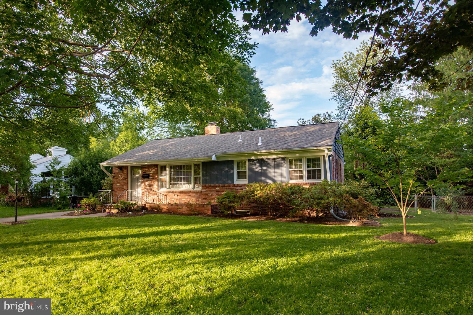 7923 New Market Road Alexandria, VA 22308 - Photo 38 of 42 Just move right in!