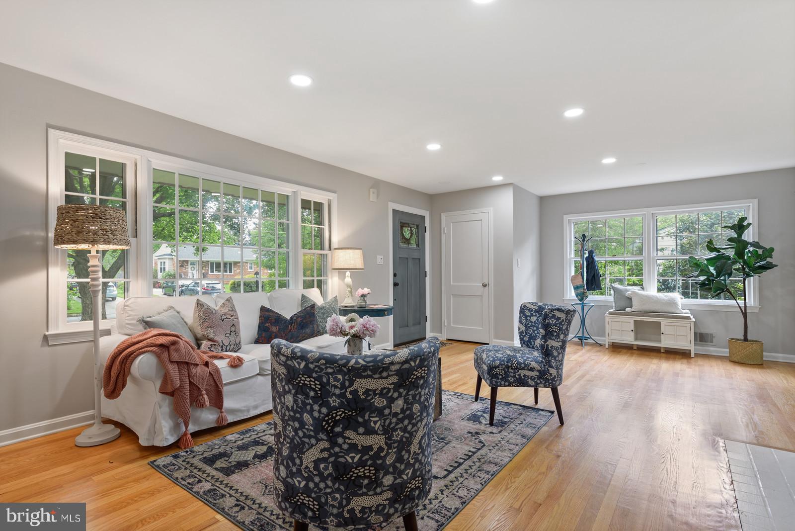 7923 New Market Road Alexandria, VA 22308 - Photo 8 of 42 Brand new recessed lighting throughout