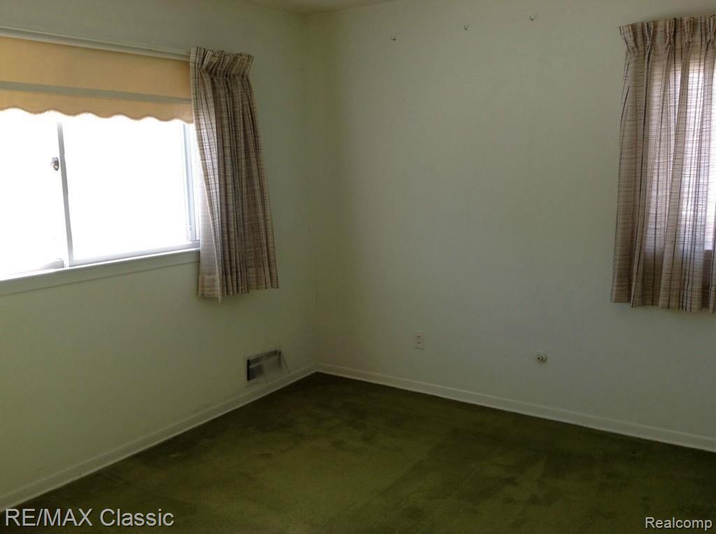 32176 Baintree Road Farmington, MI 48334 - Photo 27 of 41 CameraAwesomePhoto_26.jpg