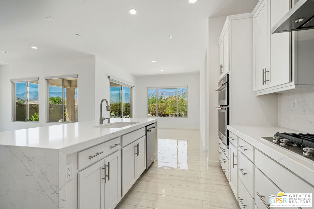 23 Sherry Rancho Mirage, CA 92270 - Photo 4 of 43
