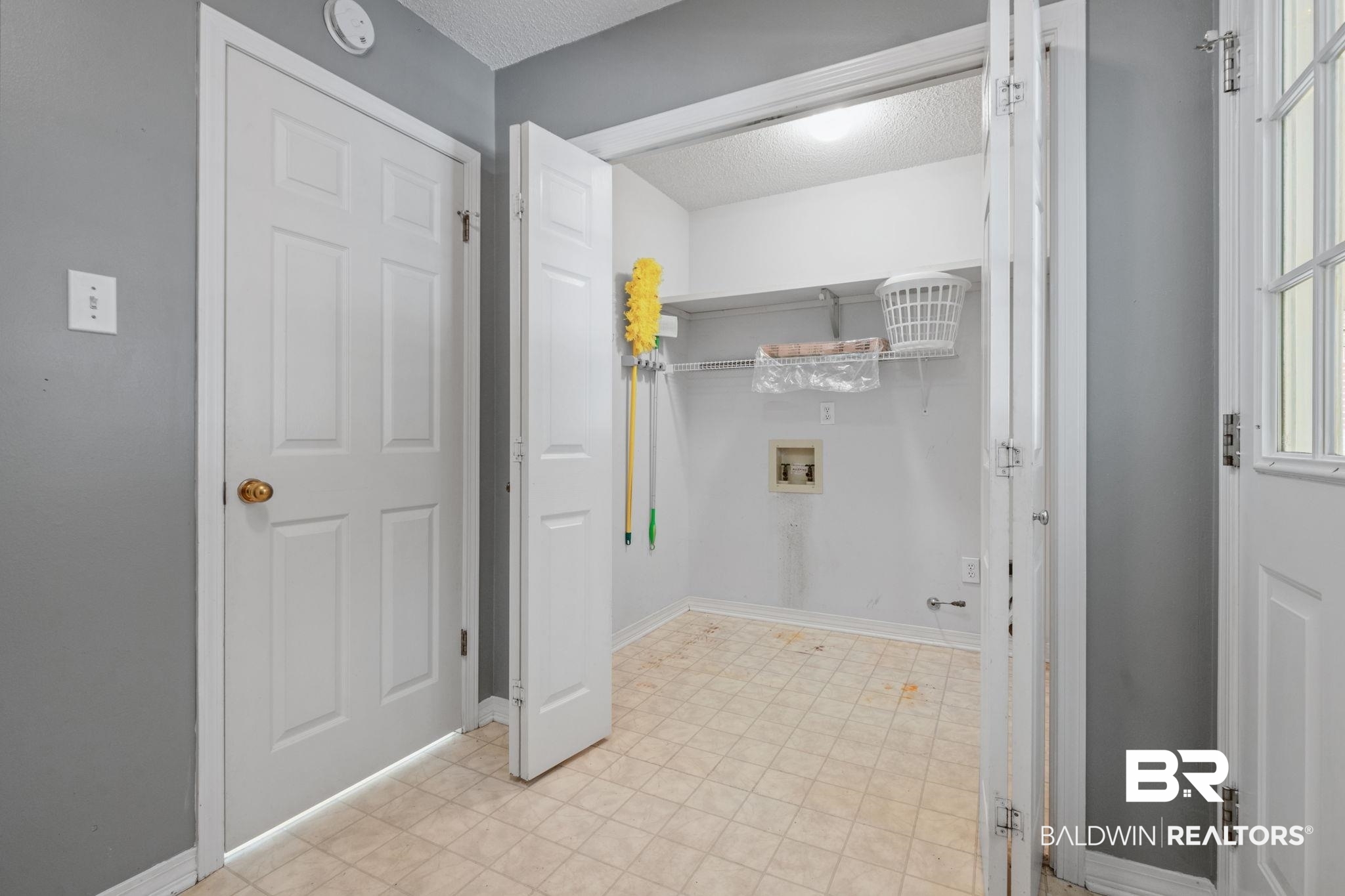 1340 Wellsley Court Mobile, AL 36695 - Photo 35 of 37 Bathroom featuring a textured ceiling