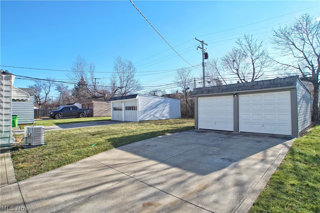4034 Stilmore Road Cleveland, OH 44121 - Photo 25 of 26