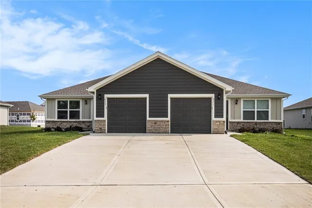 $1,582,500 | 620-622 Fall Meadow Lane, Belton, MO 64012