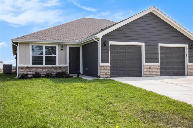 $1,582,500 | 620-622 Fall Meadow Lane, Belton, MO 64012