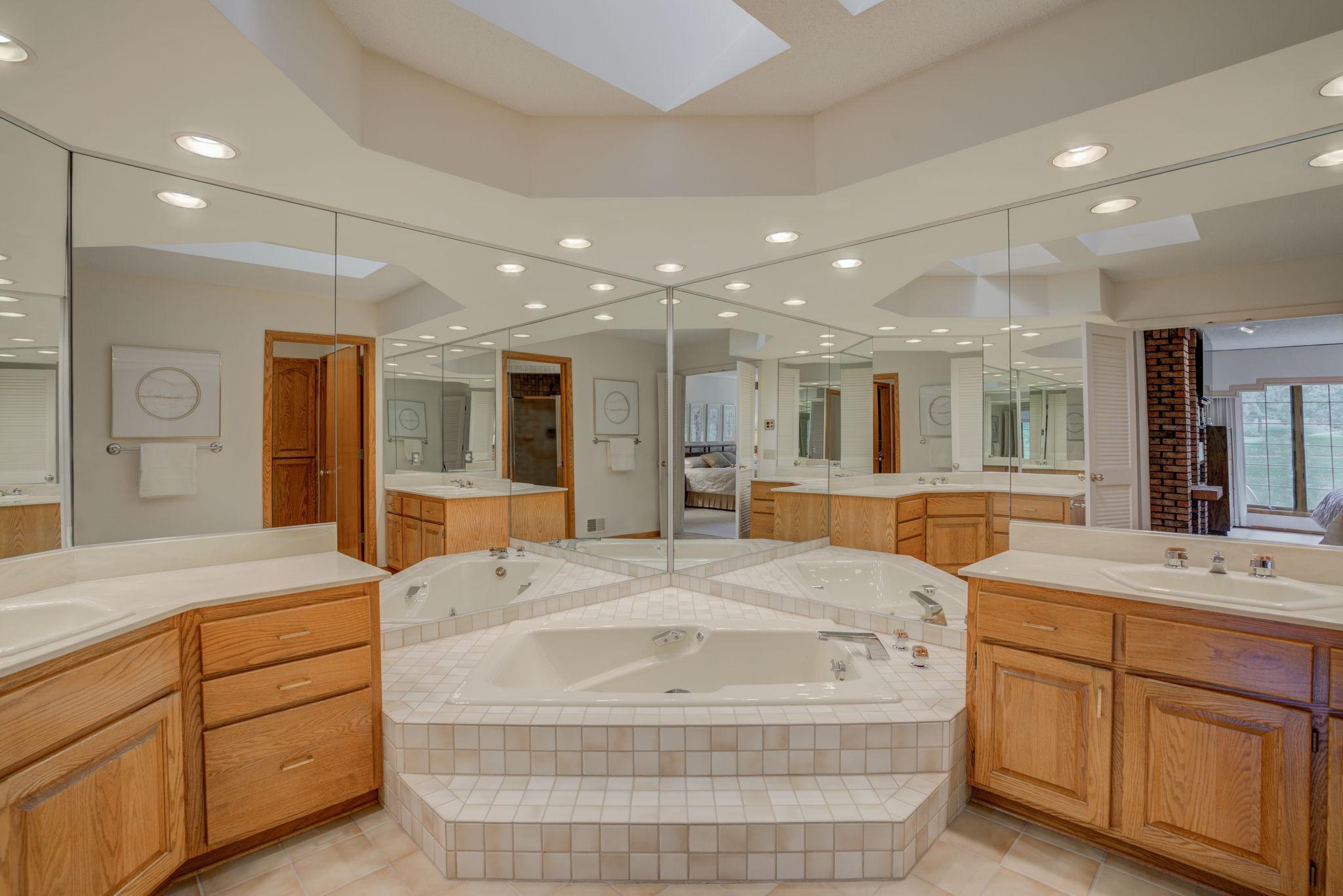 11508 Zion Road Bloomington, MN 55437 - Photo 15 of 35